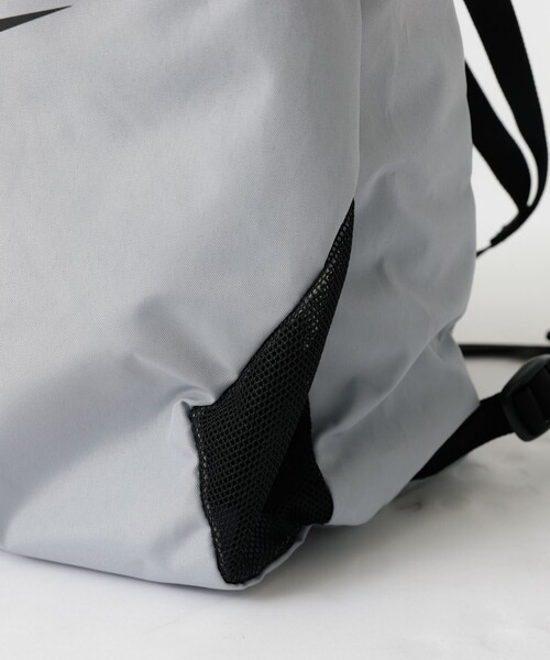 NIKE（ナイキ）の「【NIKE / ナイキ】1994039 プールバッグ / リュック / 14L / ユニセックス（バックパック/リュック・メンズ・ブラック/グレー/サックスブルー・フリー）」の16枚目の写真