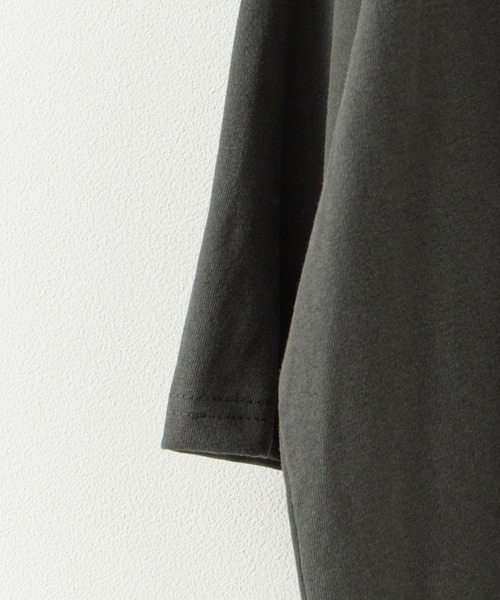 Chick(チック)の「Printed Crew-Neck Oversized T-Shirt / プリントデザイン クルーネックビッグTシャツ 2026年 夏 夏服(Tシャツ/カットソー・レディース・チャコールグレー/ベージュ/グリーン・FREE)」の6枚目の写真