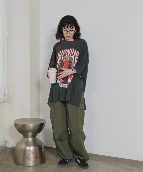 Chick(チック)の「Printed Crew-Neck Oversized T-Shirt / プリントデザイン クルーネックビッグTシャツ 2026年 夏 夏服(Tシャツ/カットソー・レディース・チャコールグレー/ベージュ/グリーン・FREE)」の12枚目の写真