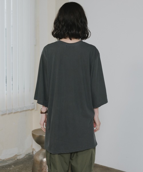 Chick(チック)の「Printed Crew-Neck Oversized T-Shirt / プリントデザイン クルーネックビッグTシャツ 2026年 夏 夏服(Tシャツ/カットソー・レディース・チャコールグレー/ベージュ/グリーン・FREE)」の21枚目の写真