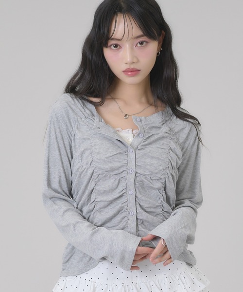 apres jour mignon(アプレジュールミニョン)の「シャーリングカットカーディガン(カーディガン/ボレロ・レディース・ネイビー/杢グレー/オフホワイト・フリー/LARGE)」の16枚目の写真
