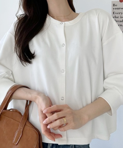 umune(ウムネ)の「カーディガン 半袖 クルーネック スナップボタン トップス ライトアウター 羽織り 無地 カジュアル シンプル 秋(カーディガン/ボレロ・レディース・オフホワイト/ブラック/ライトブルー・FREE)」の14枚目の写真