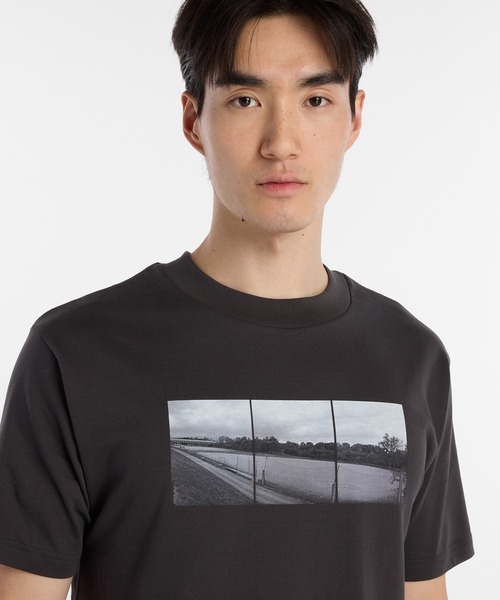 NEW BALANCE(ニューバランス)の「大谷翔平シグネチャーフォト半袖Tシャツ3(Tシャツ/カットソー・メンズ・スミクロ・SMALL/MEDIUM/LARGE/X-LARGE/XX-LARGE/XXX-LARGE)」の4枚目の写真