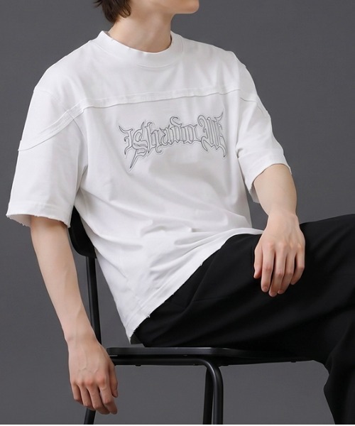 revertical(リバーティカル)の「刺繍ロゴTシャツ/立体ロゴデザイン 半袖カットソー(Tシャツ/カットソー・メンズ・ブラウン/ホワイト/ブラック・LARGE/MEDIUM)」の1枚目の写真
