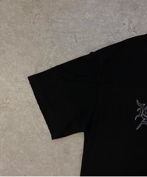 revertical(リバーティカル)の「刺繍ロゴTシャツ/立体ロゴデザイン 半袖カットソー(Tシャツ/カットソー・メンズ・ブラウン/ホワイト/ブラック・LARGE/MEDIUM)」の7枚目の写真
