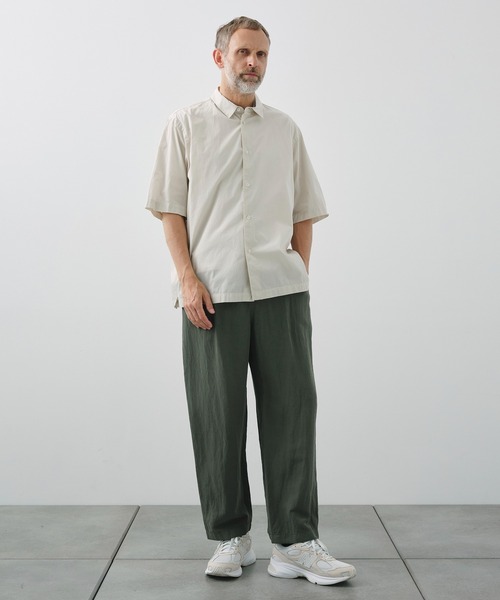 ATON（エイトン）の「【ATON / エイトン】COTTON LINEN VOILE LOOSE FIT PANTS（その他パンツ・メンズ・カーキ/ベージュ/ダークグレー・4/2）」の10枚目の写真