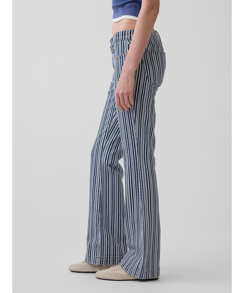 GAP(ギャップ)の「ローライズ ロング&リーン ストライプデニム(デニムパンツ・レディース・ブルー・23/28/27/26/25/24/30/29)」の2枚目の写真