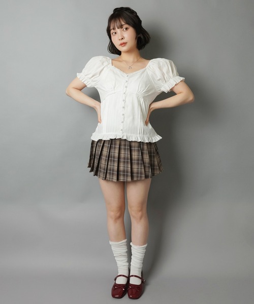 SPINNS（スピンズ）の「半袖ブラウス/パフスリーブ/タックフリル（シャツ/ブラウス・レディース・ホワイト/ブラック・ONESIZE）」の12枚目の写真