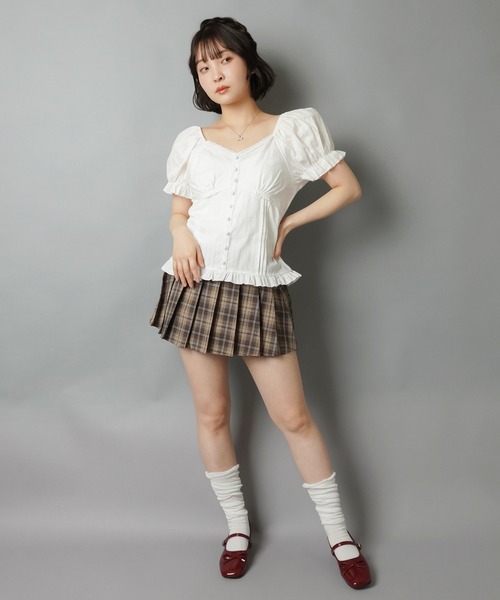 SPINNS（スピンズ）の「半袖ブラウス/パフスリーブ/タックフリル（シャツ/ブラウス・レディース・ホワイト/ブラック・ONESIZE）」の14枚目の写真