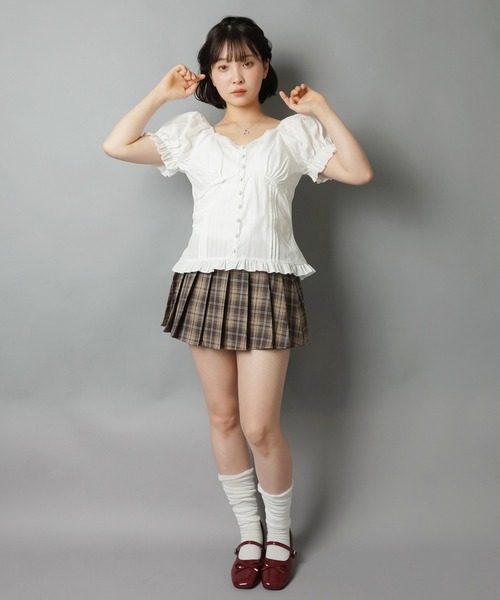 SPINNS（スピンズ）の「半袖ブラウス/パフスリーブ/タックフリル（シャツ/ブラウス・レディース・ホワイト/ブラック・ONESIZE）」の17枚目の写真