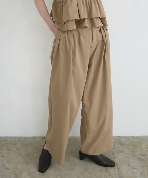 LIAN(リアン)の「【セットアップ対応】メニータックワイドパンツ(その他パンツ・レディース・ベージュ/ブラック/ブラウン/アイボリー・FREE)」の12枚目の写真