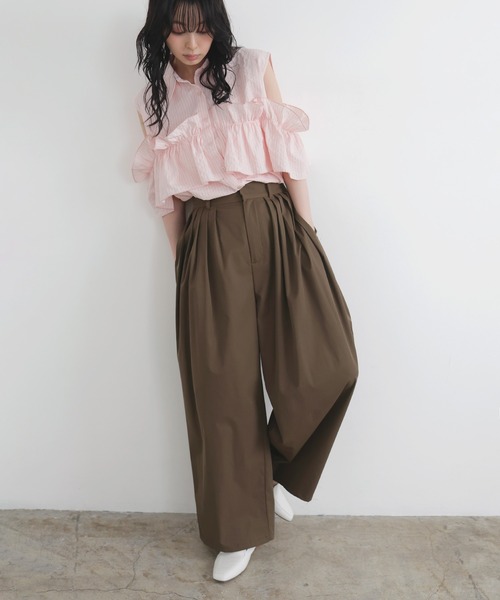 LIAN(リアン)の「【セットアップ対応】メニータックワイドパンツ(その他パンツ・レディース・ベージュ/ブラック/ブラウン/アイボリー・FREE)」の16枚目の写真
