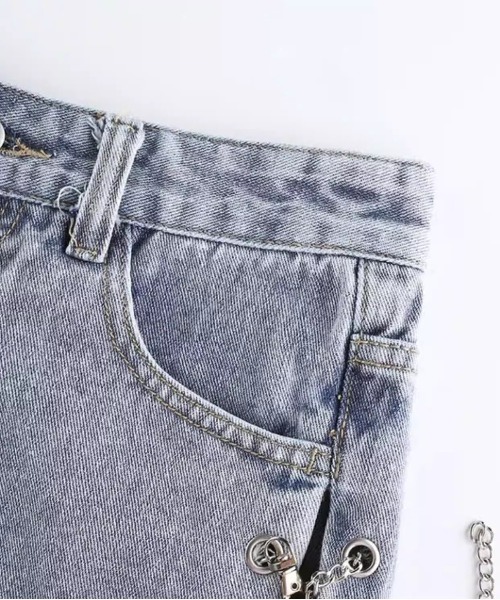 &soiree(アンドソワレ)の「チェーンレースアップデニムショートパンツ(デニムパンツ・レディース・ブルー・SMALL/MEDIUM/LARGE/X-LARGE)」の4枚目の写真