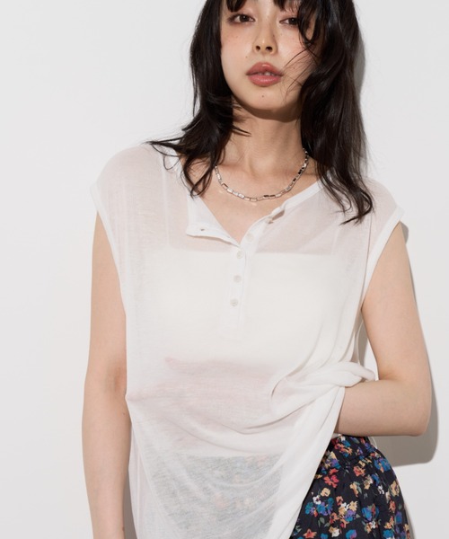 Unitage(ユニテージ)の「ヘンリーネックシアーノースリトップス(Tシャツ/カットソー・レディース・ホワイト/グレー/ピンク/レッド・FREE)」の2枚目の写真