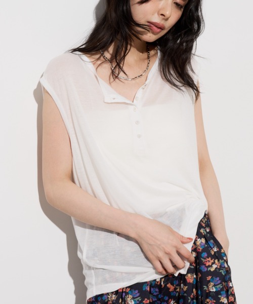 Unitage(ユニテージ)の「ヘンリーネックシアーノースリトップス(Tシャツ/カットソー・レディース・ホワイト/グレー/ピンク/レッド・FREE)」の5枚目の写真