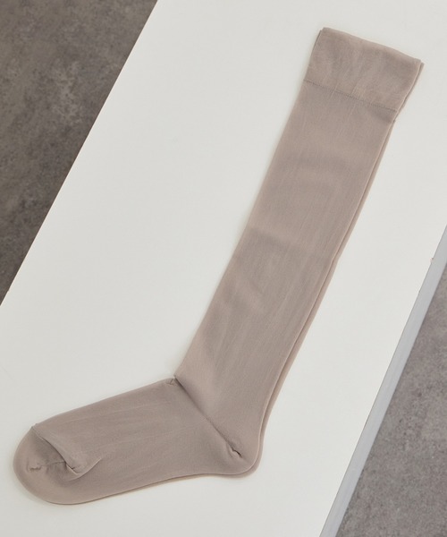 SALON adam et rope'(サロン アダム エ ロペ)の「ソフトシアーハイソックス(ソックス/靴下・レディース・グレー系その他/ボルドー/ブラック・FREE)」の4枚目の写真
