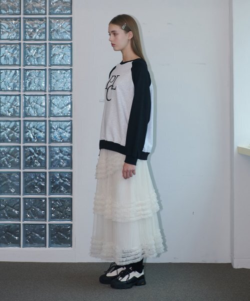 PLACE STUDIO（プレイススタジオ）の「プレイス刺繍ロゴナグラン配色ラウンドTシャツ[バックメランジ]（スウェット・レディース・ホワイト・FREE）」の3枚目の写真