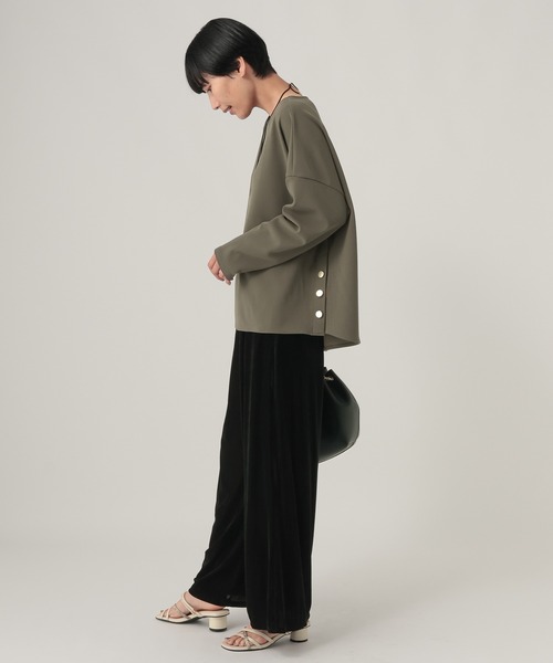 Elura（エルーラ）の「サマ見えリラクシーボートプルオーバー/1052451（Tシャツ/カットソー・レディース・オフホワイト/ベージュ/ブラック/グレイッシュベージュ/カーキ・FREE）」の21枚目の写真