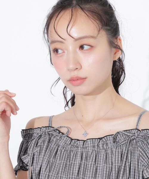 JILL by JILL STUART(ジルバイジルスチュアート)の「【再入荷】Cubic 大粒クローバーネックレス(ネックレス・レディース・ブルー/シルバー・FREE)」の19枚目の写真