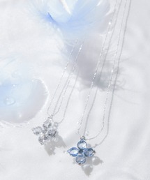 JILL by JILL STUART（ジルバイジルスチュアート）の「Cubic 大粒クローバーネックレス（ネックレス）」