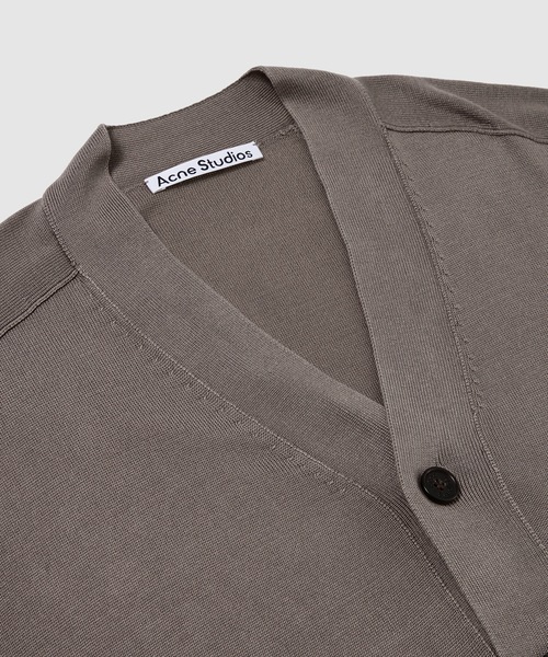 Acne Studios(アクネストゥディオズ)の「RW-MN-KNIT000015(カーディガン/ボレロ・メンズ・ブラウン系その他・S)」の3枚目の写真