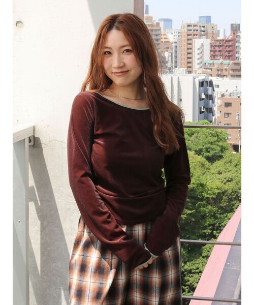 Ungrid(アングリッド)の「バックオープンベロアロングスリーブTee(Tシャツ/カットソー・レディース・ブラウン/ブルー/アイボリー・FREE)」の14枚目の写真