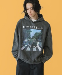 ROCK-OFF（ロックオフ）の「THE BEATLES   ビートルズ Abbey Road & Logo 来日60周年 ストーンウォッシュ チャコールグレー 長袖 フード 前面プリント プルオーバー パーカー バンド スウェット トレーナー メンズ  レディース 2026年 秋 秋服 冬 冬服（パーカー）」