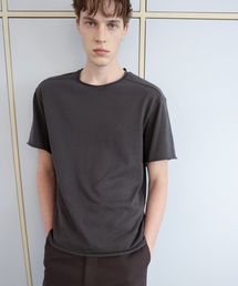 ANYTIME LOREAK（エニタイムロレーク）の「YUCCA RAW-EDGE HALF KNIT - CHARCOAL（Tシャツ/カットソー）」