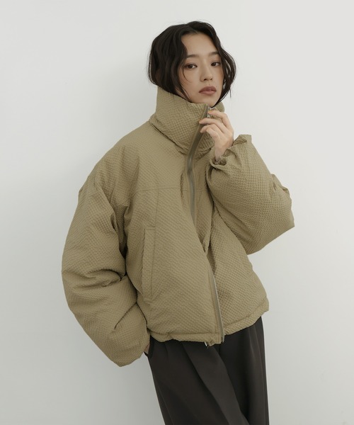  hellam（へラム）の「パディングショートダウンジャケット（ダウンジャケット/コート・レディース・ベージュ/ブラック/アイボリー/ブラウン・FREE）」の10枚目の写真