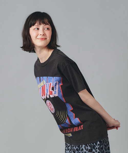 AT THE TRNK(アットザトランク)の「レコードプリント Tシャツ AT THE TRNK(Tシャツ/カットソー・レディース・ブラック/グレー/アイボリー・L/M)」の16枚目の写真