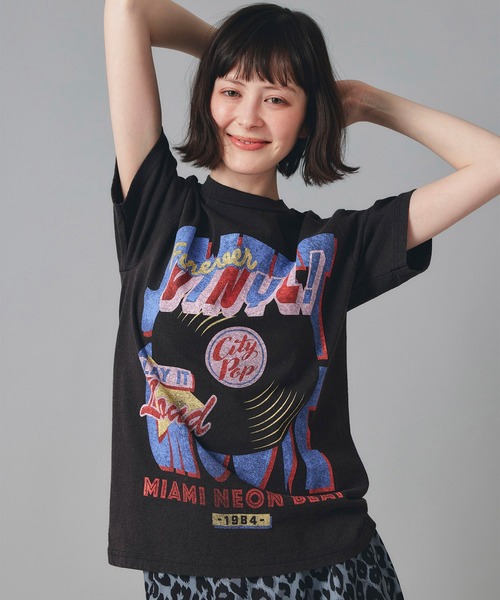 AT THE TRNK(アットザトランク)の「レコードプリント Tシャツ AT THE TRNK(Tシャツ/カットソー・レディース・ブラック/グレー/アイボリー・L/M)」の11枚目の写真