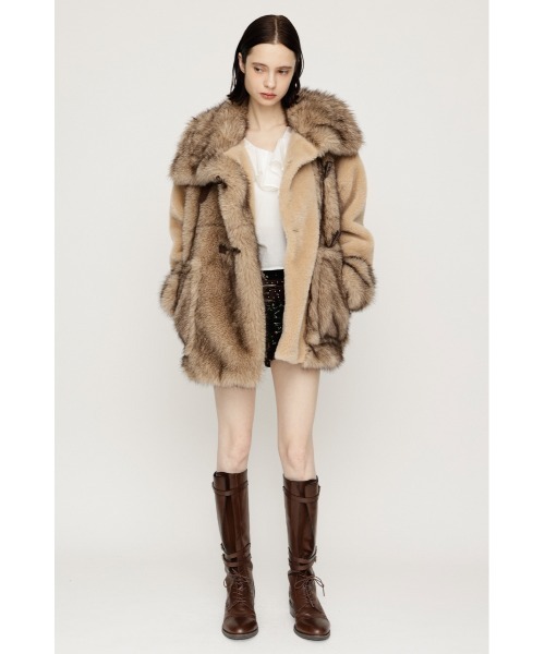 SLY(スライ)の「【AW PRE ORDER 第2弾】MIXED F/FUR OVERSIZED COAT ミックスファーオーバーサイズコート 冬服(ブルゾン・レディース・ベージュ系その他/ブラック・FREE)」の16枚目の写真