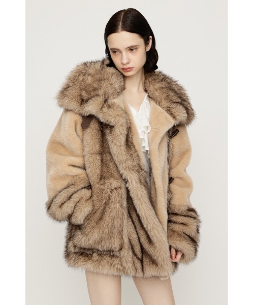 SLY(スライ)の「【AW PRE ORDER 第2弾】MIXED F/FUR OVERSIZED COAT ミックスファーオーバーサイズコート 冬服(ブルゾン・レディース・ベージュ系その他/ブラック・FREE)」の18枚目の写真