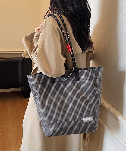 COCOMOMO（ココモモ）の「ロープハンドルトートバッグ ロープバッグ ロープハンドル バッグ トートバッグ 2way ハンドバッグ ショルダーバッグ グリッド柄 大容量（トートバッグ・レディース・ダークグレー/グリーン/ブラック/ブラウン/パープル・FREE）」の3枚目の写真