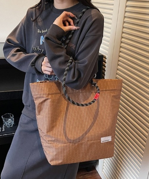 COCOMOMO（ココモモ）の「ロープハンドルトートバッグ ロープバッグ ロープハンドル バッグ トートバッグ 2way ハンドバッグ ショルダーバッグ グリッド柄 大容量（トートバッグ・レディース・ダークグレー/グリーン/ブラック/ブラウン/パープル・FREE）」の15枚目の写真
