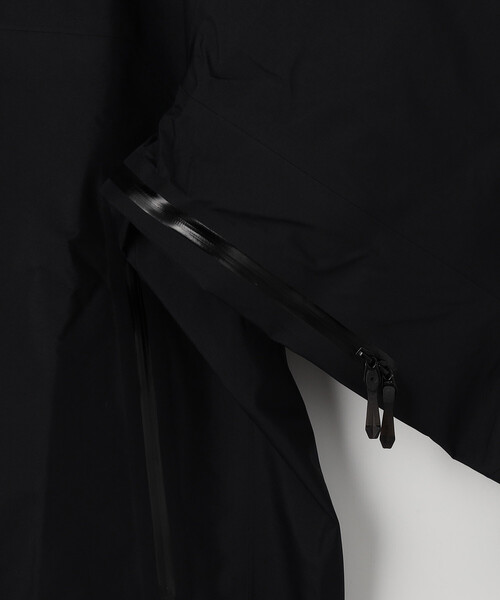 FREAK'S STORE(フリークスストア)の「ARC’TERYX/アークテリクス ベータ SL ジャケット メンズ/Beta SL Jacket Men's(その他アウター・メンズ・ブラック・SMALL/X-SMALL/MEDIUM/X-LARGE/LARGE)」の5枚目の写真