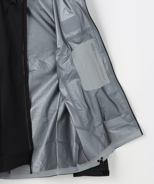 FREAK'S STORE(フリークスストア)の「ARC’TERYX/アークテリクス ベータ SL ジャケット メンズ/Beta SL Jacket Men's(その他アウター・メンズ・ブラック・SMALL/X-SMALL/MEDIUM/X-LARGE/LARGE)」の11枚目の写真