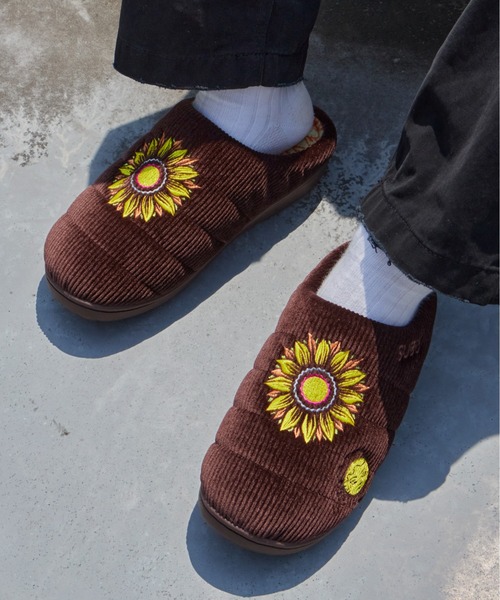 SUBU（スブ）の「SUBU/スブ x NEW YOAKE POST / ニューヨアケポスト アウトドア サンダル スリッポン 刺繍 花柄 ナイロン コーデュロイ ルームシューズ 2026秋冬（スリッポン・メンズ・ブラック/ブラウン・1/2/0/3）」の14枚目の写真