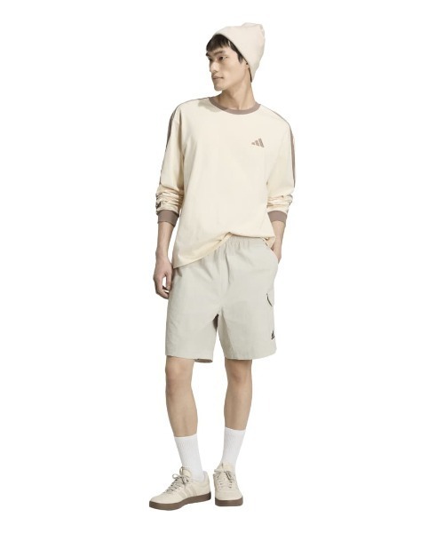 adidas(アディダス)の「アディダス adidas エッセンシャル プラス ルーズフィット スリーストライプス シングルジャージー 長袖Tシャツ(Tシャツ/カットソー・メンズ・サックスブルー/アイボリー・LL/S/M/L/3L)」の8枚目の写真