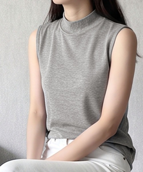 LOWO(ロワ)の「【M~Lサイズ展開】モックネックノースリーブカットソー(Tシャツ/カットソー・レディース・チャコールグレー/バーガンディー/ブラウン/ネイビー/ボルドー/ブラック/ライトグレー/グレー/ホワイト/グレイッシュベージュ/アイボリー/カーキ・L/M)」の6枚目の写真