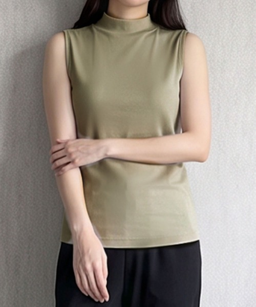 LOWO(ロワ)の「【M~Lサイズ展開】モックネックノースリーブカットソー(Tシャツ/カットソー・レディース・チャコールグレー/バーガンディー/ブラウン/ネイビー/ボルドー/ブラック/ライトグレー/グレー/ホワイト/グレイッシュベージュ/アイボリー/カーキ・L/M)」の9枚目の写真