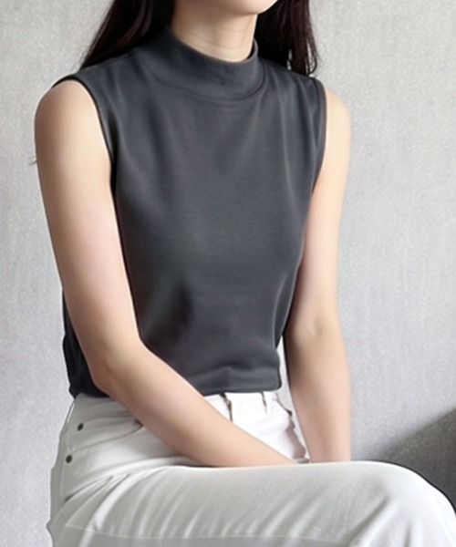 LOWO(ロワ)の「【M~Lサイズ展開】モックネックノースリーブカットソー(Tシャツ/カットソー・レディース・チャコールグレー/バーガンディー/ブラウン/ネイビー/ボルドー/ブラック/ライトグレー/グレー/ホワイト/グレイッシュベージュ/アイボリー/カーキ・L/M)」の4枚目の写真
