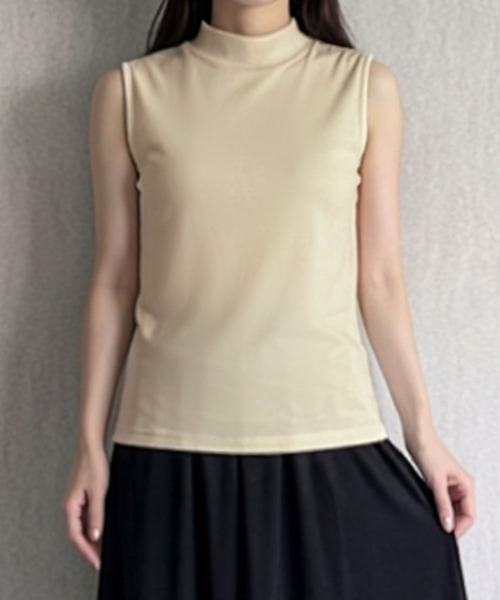 LOWO(ロワ)の「【M~Lサイズ展開】モックネックノースリーブカットソー(Tシャツ/カットソー・レディース・チャコールグレー/バーガンディー/ブラウン/ネイビー/ボルドー/ブラック/ライトグレー/グレー/ホワイト/グレイッシュベージュ/アイボリー/カーキ・L/M)」の2枚目の写真