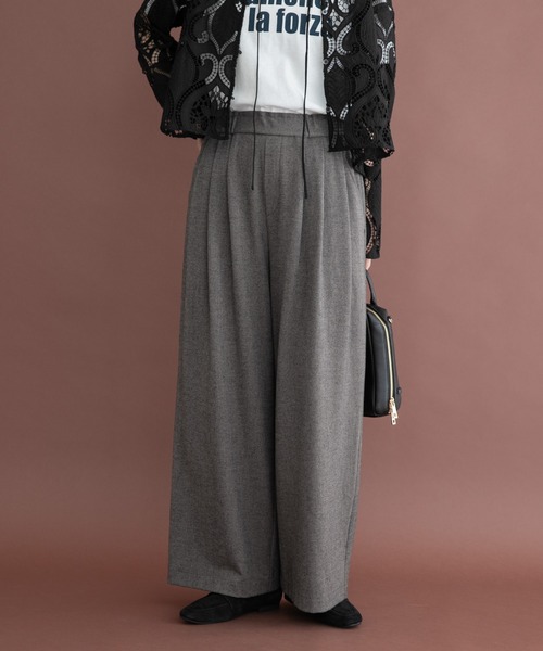 ITEMS URBANRESEARCH(アイテムズ アーバンリサーチ)の「ウールライクイージーパンツ(その他パンツ・レディース・ベージュ/チャコールグレー・FREE)」の10枚目の写真
