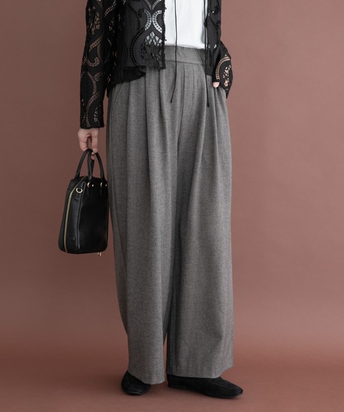 ITEMS URBANRESEARCH(アイテムズ アーバンリサーチ)の「ウールライクイージーパンツ(その他パンツ・レディース・ベージュ/チャコールグレー・FREE)」の11枚目の写真
