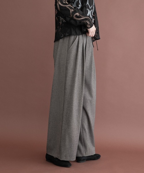 ITEMS URBANRESEARCH(アイテムズ アーバンリサーチ)の「ウールライクイージーパンツ(その他パンツ・レディース・ベージュ/チャコールグレー・FREE)」の12枚目の写真