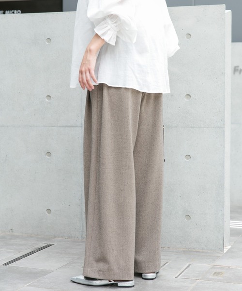 ITEMS URBANRESEARCH(アイテムズ アーバンリサーチ)の「ウールライクイージーパンツ(その他パンツ・レディース・ベージュ/チャコールグレー・FREE)」の6枚目の写真