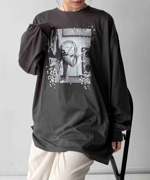 AS KNOW AS plus(アズノゥアズプラス)の「☆オーバーサイズ キラリとフォトプリントロンT【UNISEX ITEM】(Tシャツ/カットソー・レディース・スミクロ/杢グレー/キナリ・FREE)」の21枚目の写真