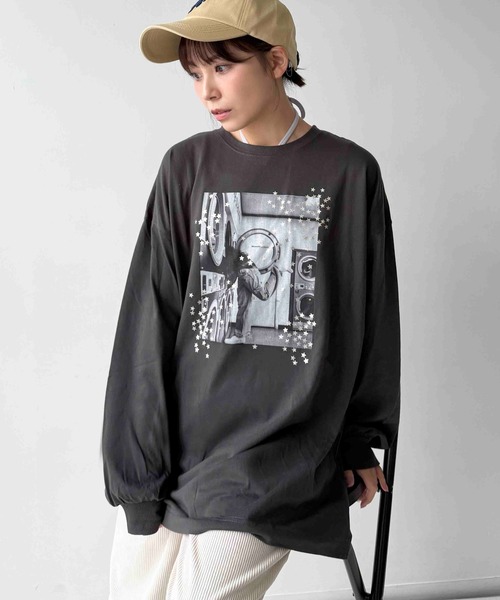 AS KNOW AS plus(アズノゥアズプラス)の「☆オーバーサイズ キラリとフォトプリントロンT【UNISEX ITEM】(Tシャツ/カットソー・レディース・スミクロ/杢グレー/キナリ・FREE)」の19枚目の写真