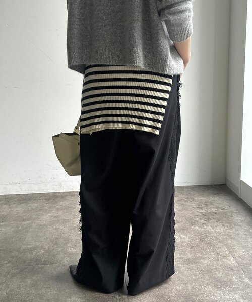 DouDou(ドゥドゥ)の「【WEB限定】サイドレースタックワイドパンツ(その他パンツ・レディース・グレー/ブラック/グレイッシュベージュ・TM/FREE)」の4枚目の写真